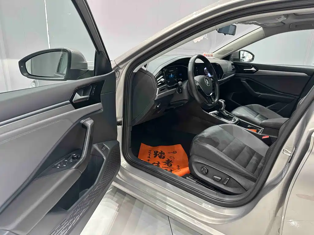 Volkswagen Sagitar 2022