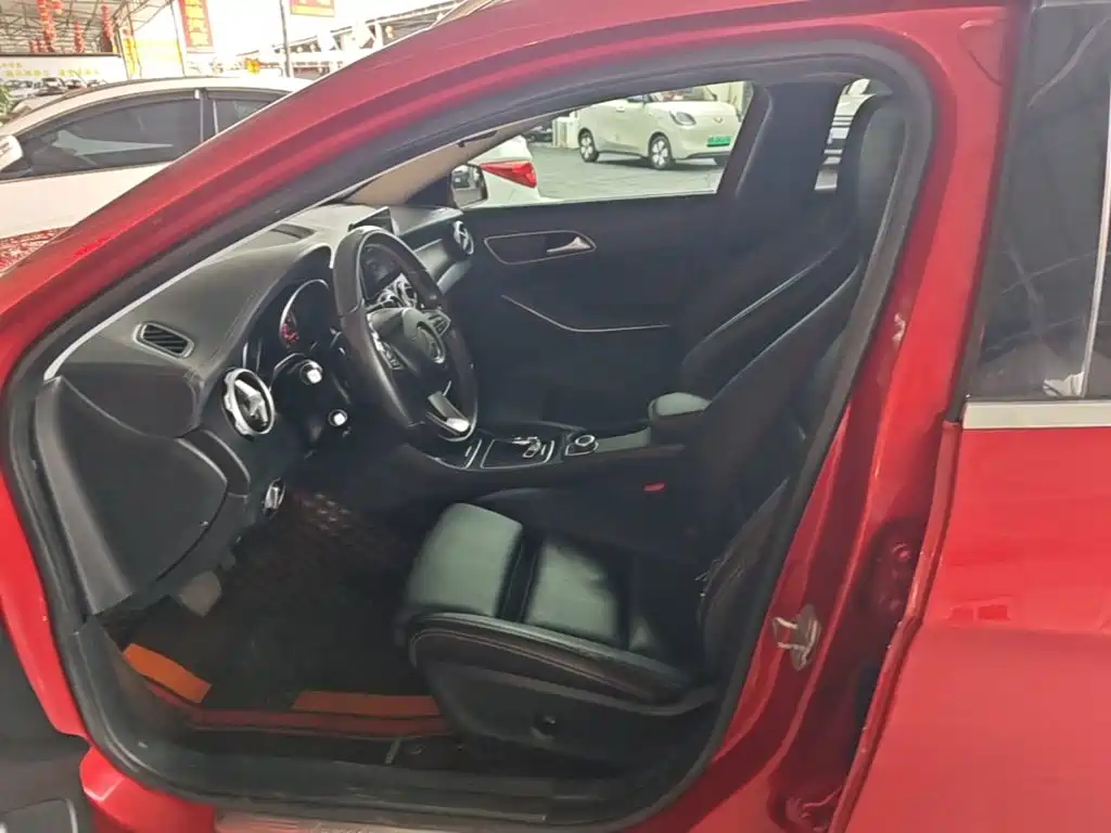 Mercedes-Benz GLA 2017 — фото 15