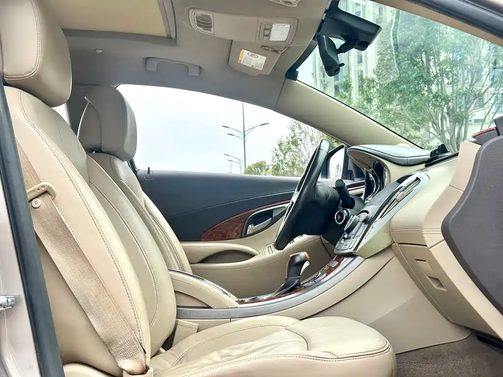 Buick LaCrosse 2013 — фото 25