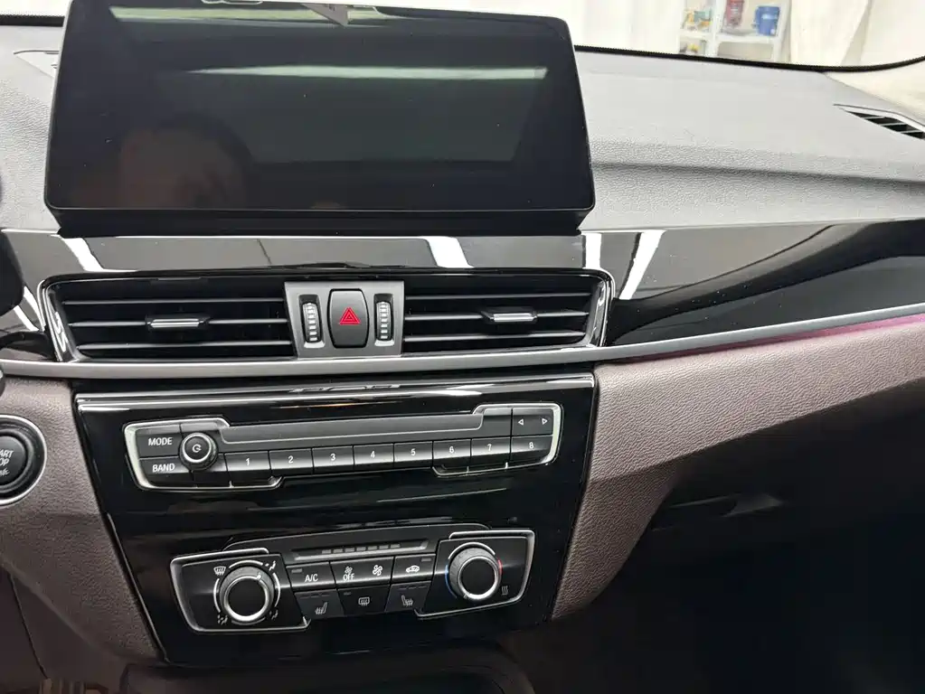 BMW X1 2021 — фото 12