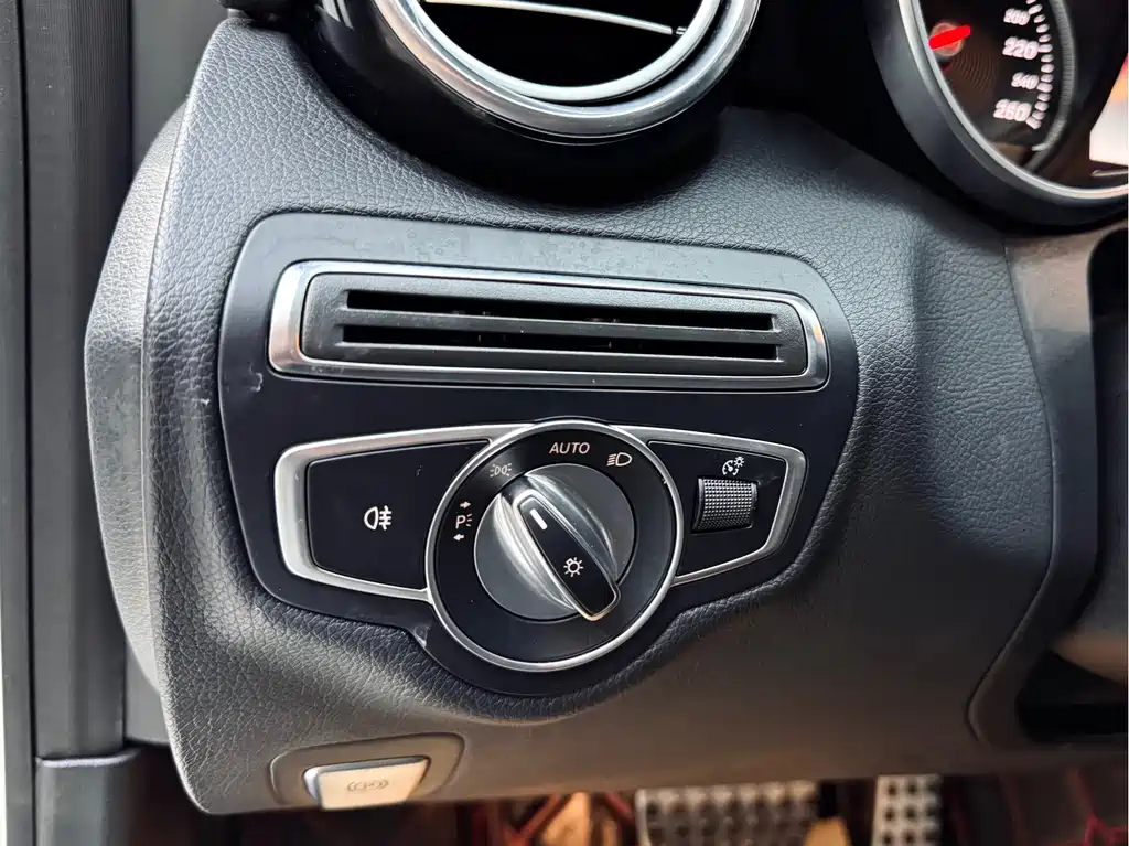 Mercedes-Benz C-Class 2018 — фото 14