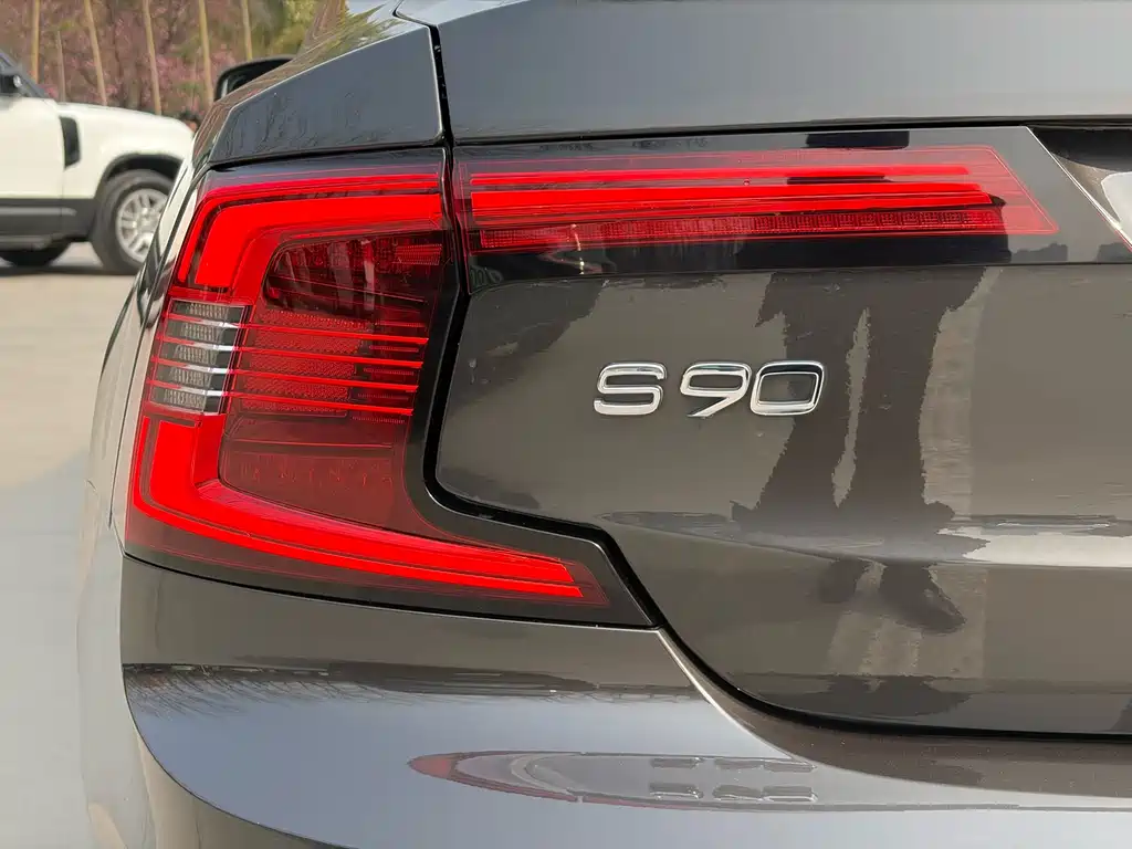 Volvo S90 2022 — фото 9