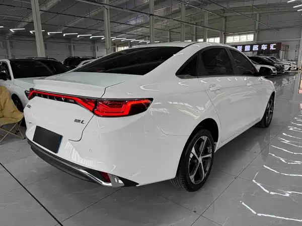 Geely Emgrand L 2022
