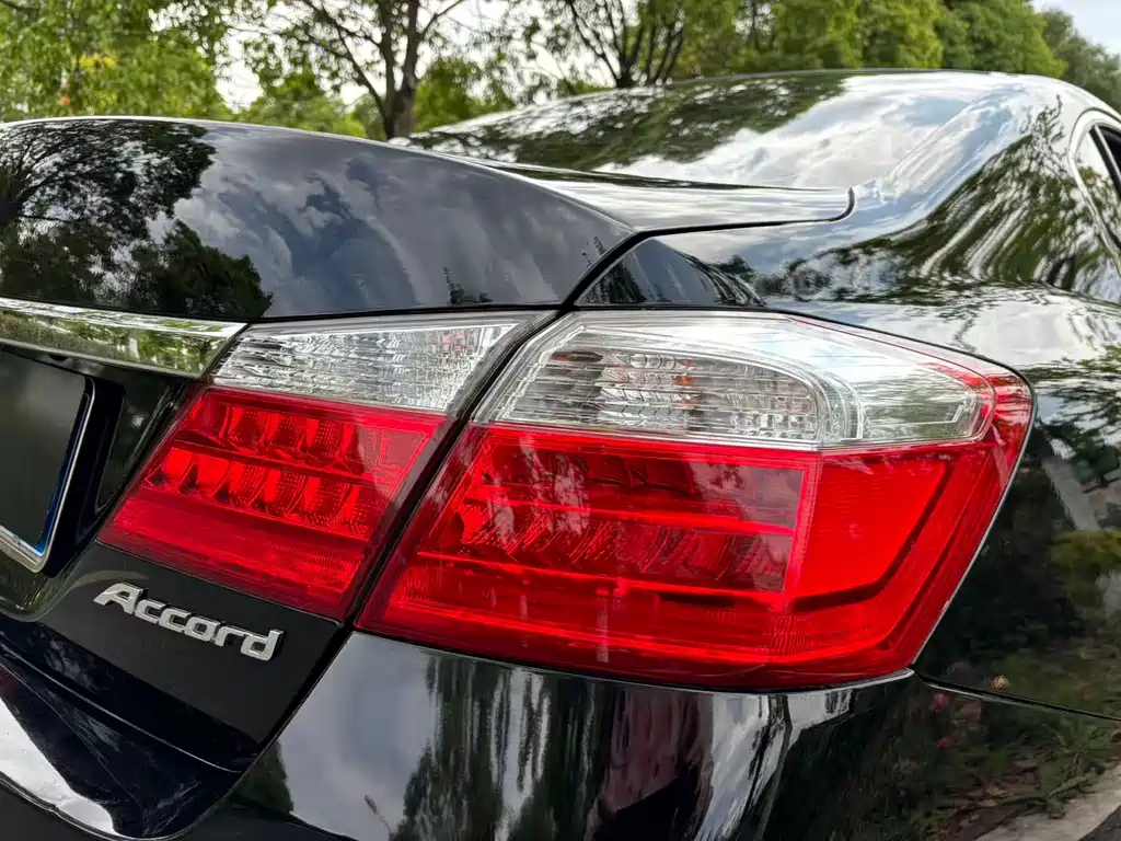Honda Accord 2015 — фото 16
