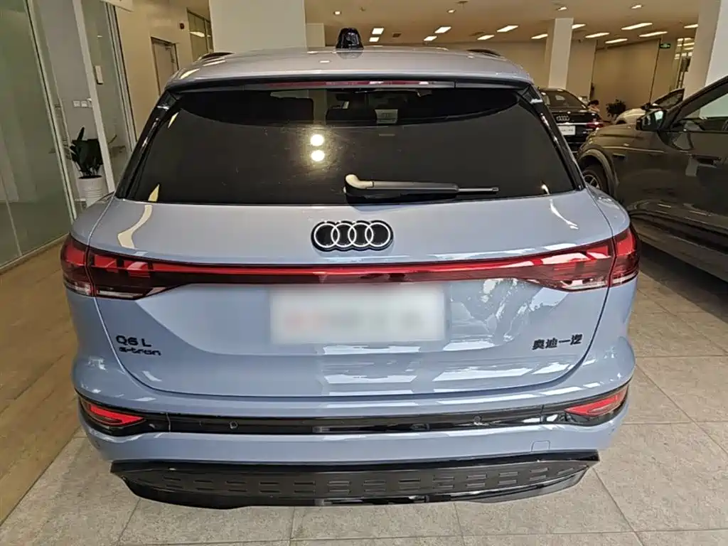 Audi Q6L e-tron 2025 — фото 6