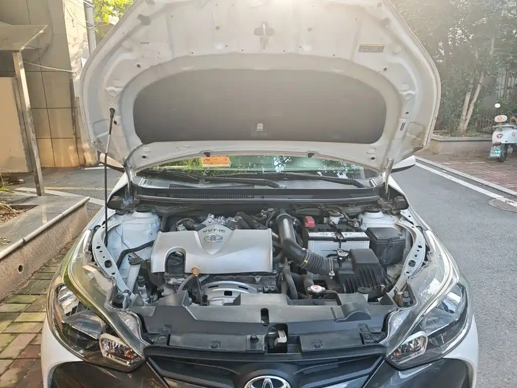 Toyota Yaris L 2019 — фото 16