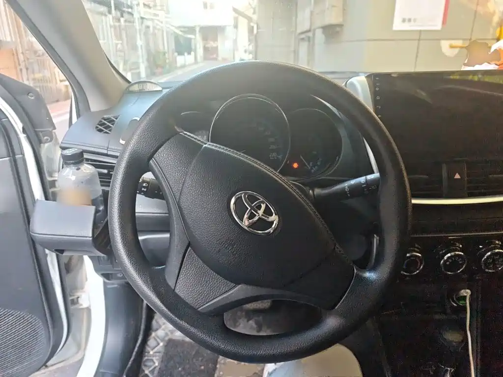 Toyota Yaris L 2019