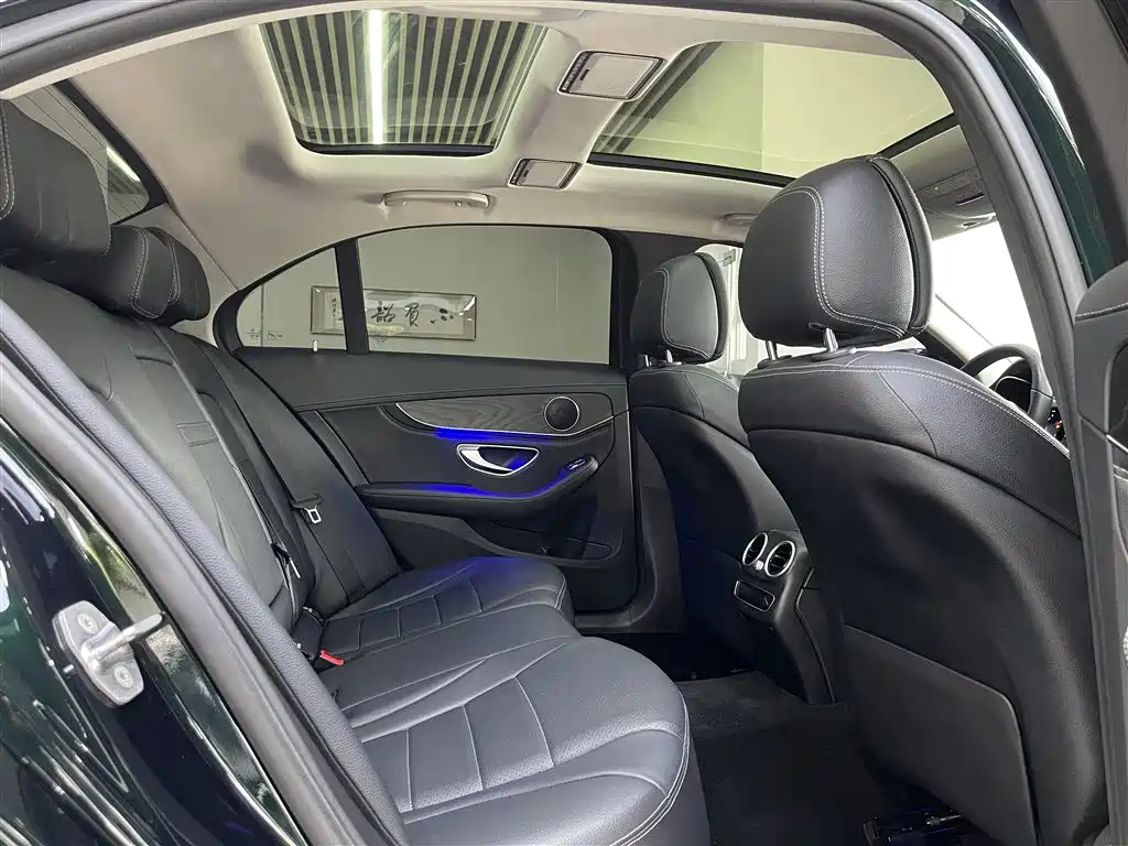 Mercedes-Benz C-Class 2019 — фото 16