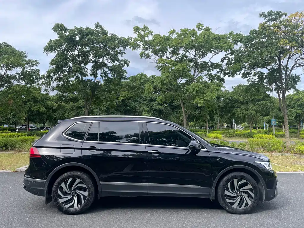 Volkswagen Tiguan L 2025 — фото 10