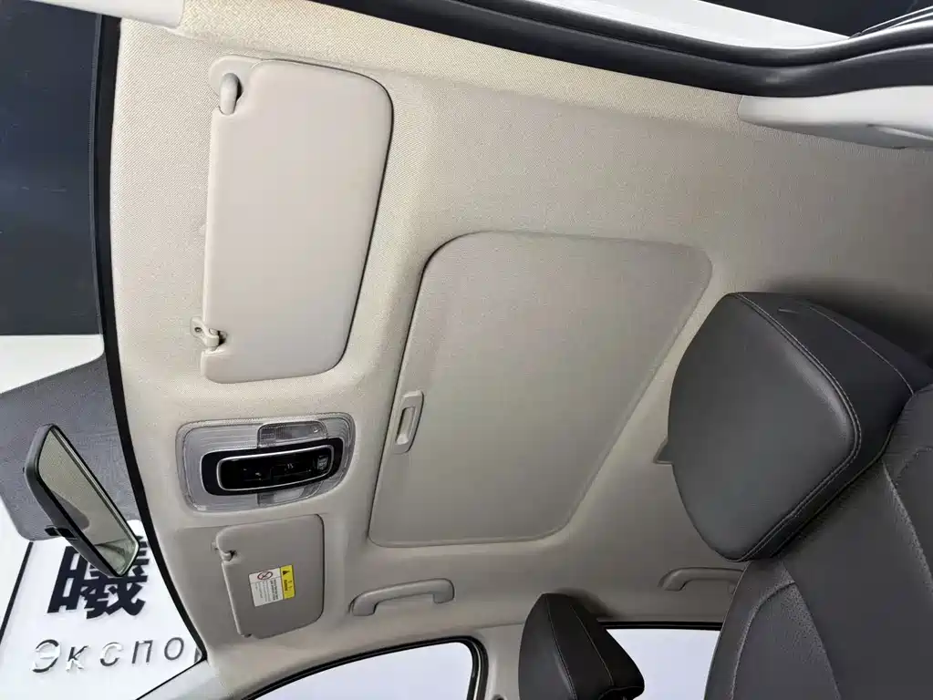 Hyundai Elantra 2023 — фото 24