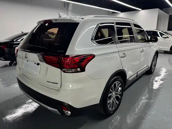 Mitsubishi Outlander 2018