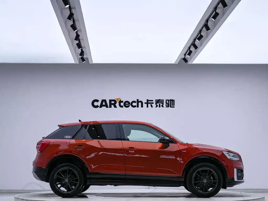 Audi Q2L 2019