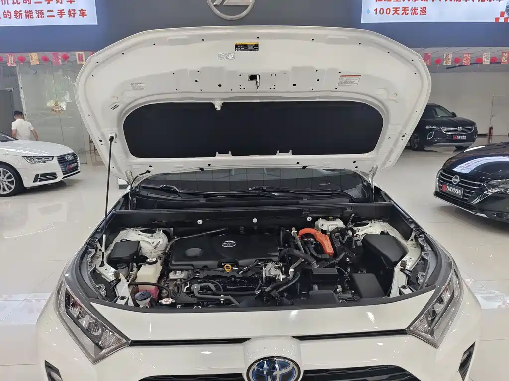 Toyota RAV4 2020 — фото 14