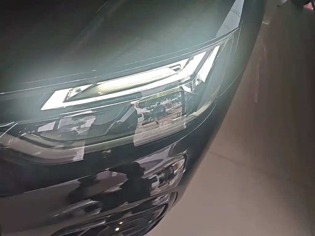 Audi Q5L 2023 — фото 24