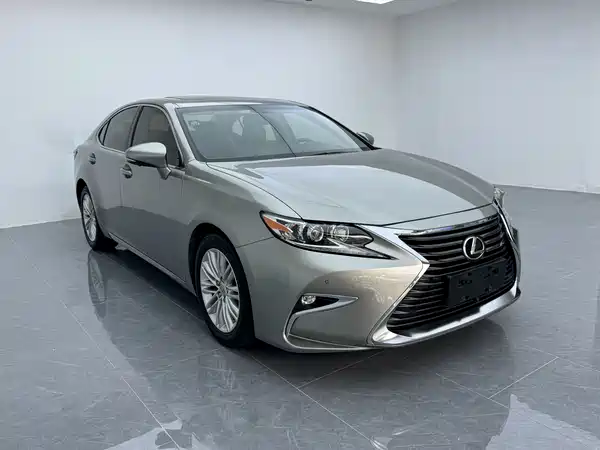 Lexus ES 2017