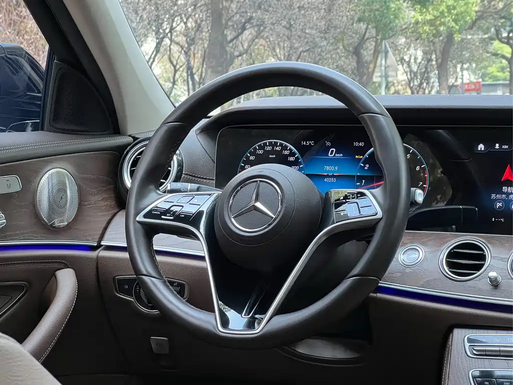 Mercedes-Benz E-Class 2022 — фото 16