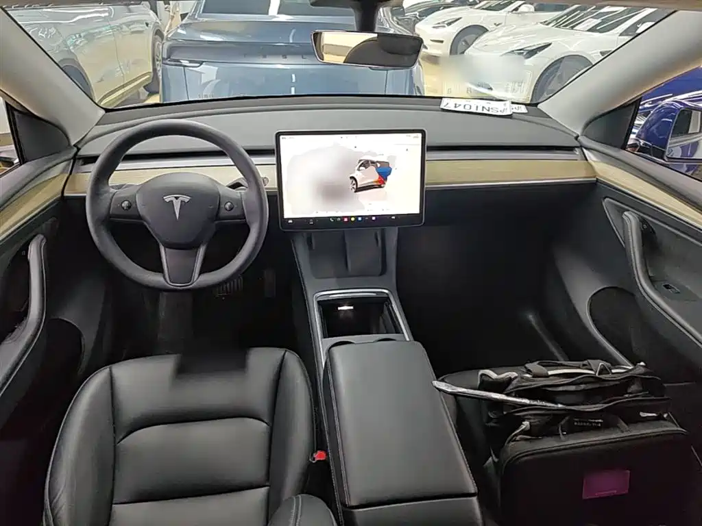 Tesla Model Y 2023 — фото 10