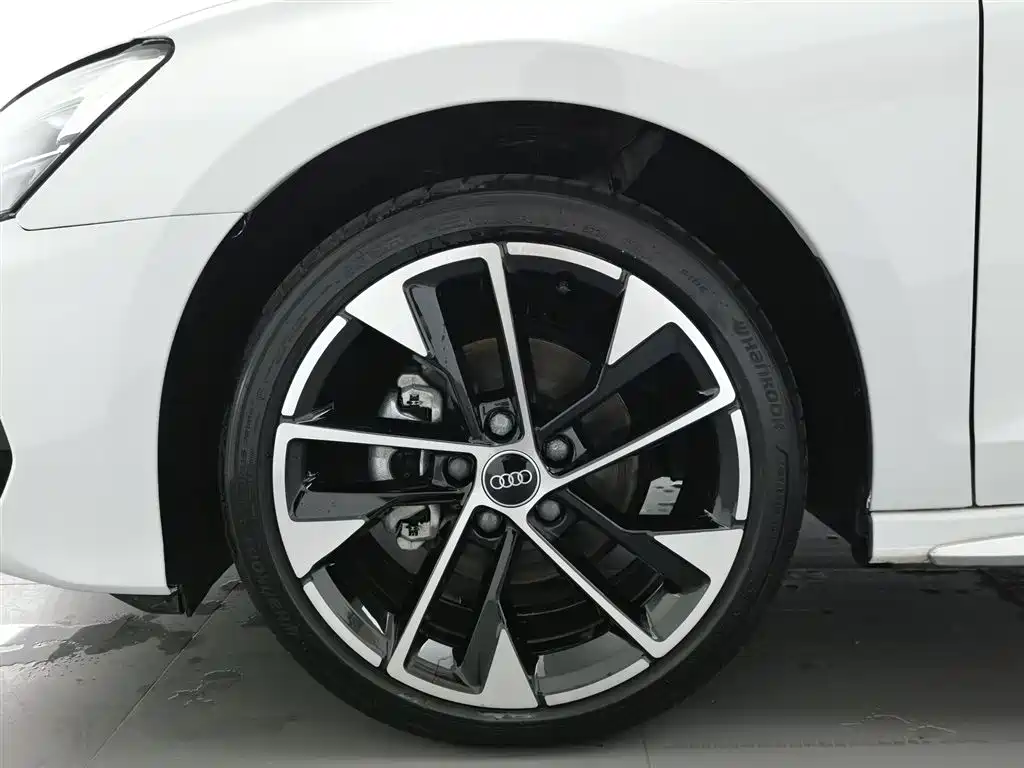 Audi A3 2025 — фото 17