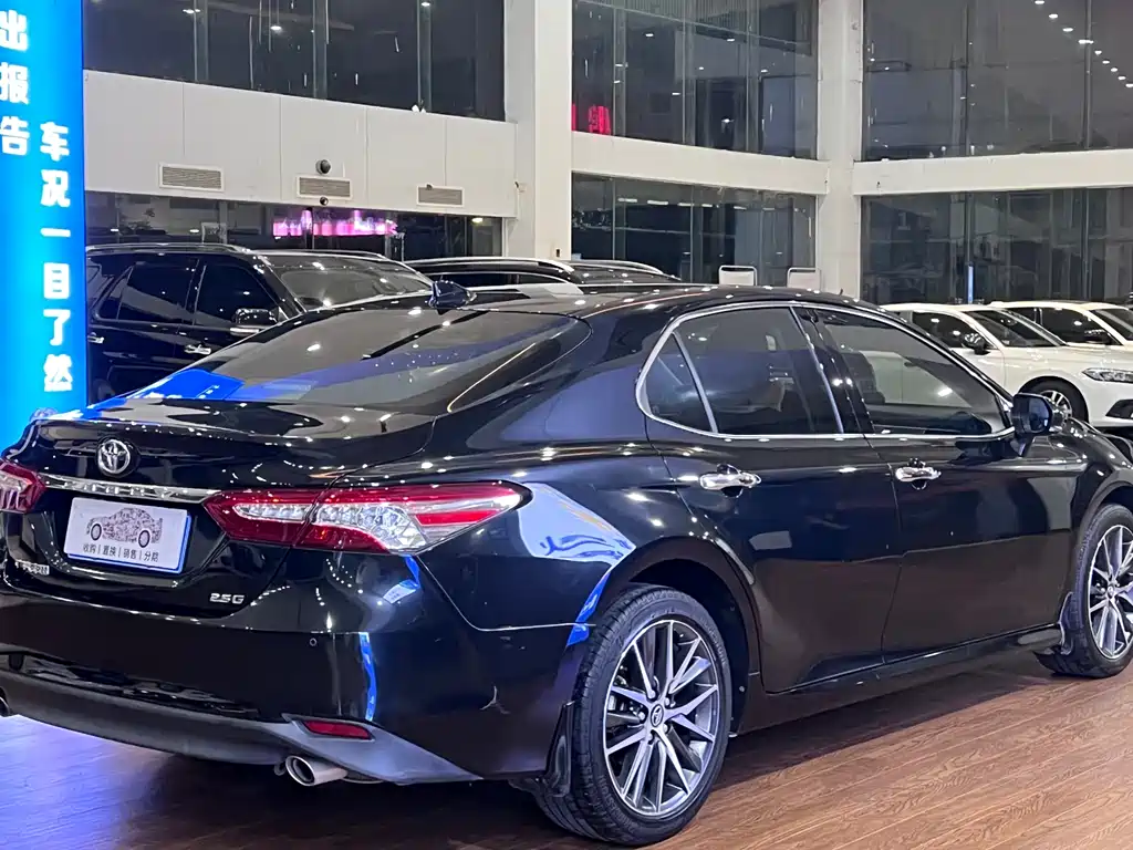 Toyota Camry 2021
