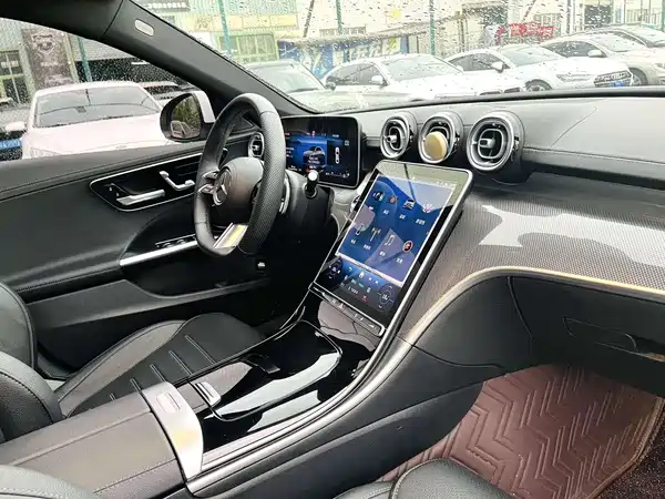 Mercedes-Benz C-Class 2025