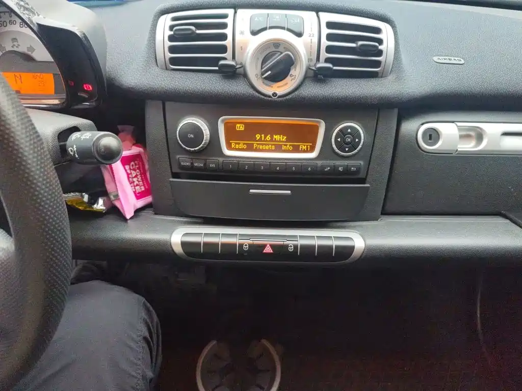 smart Fortwo 2015 — фото 10