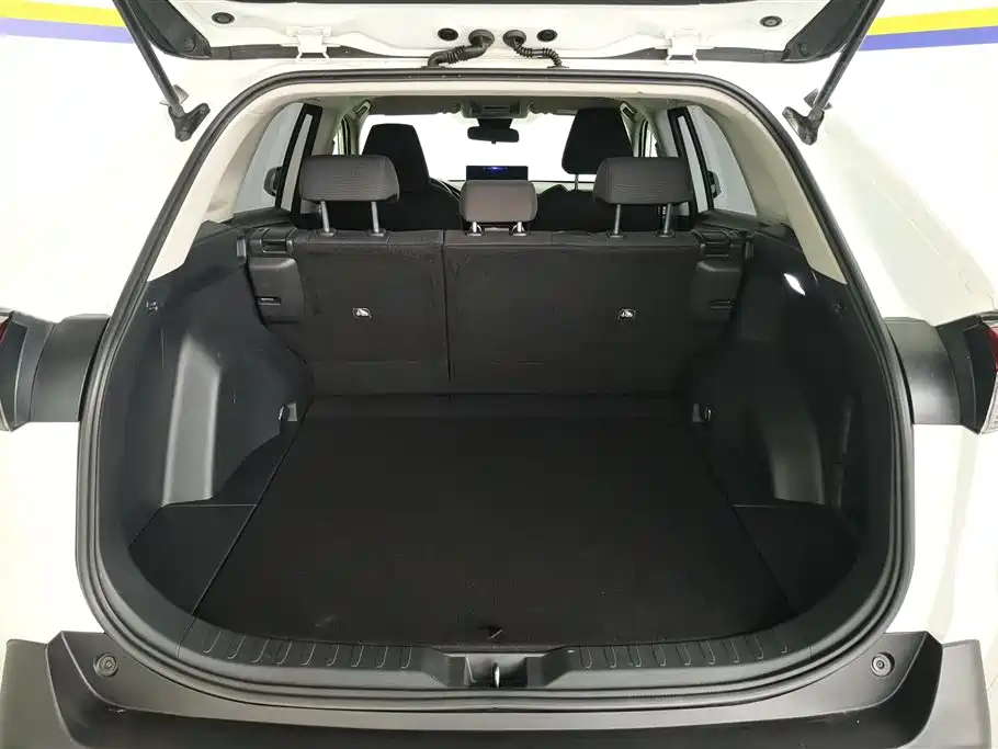 Toyota RAV4 2020 — фото 4