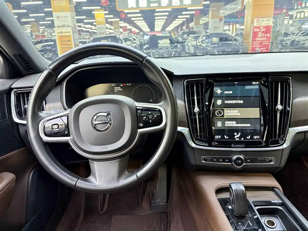Volvo V90 2021 — фото 12