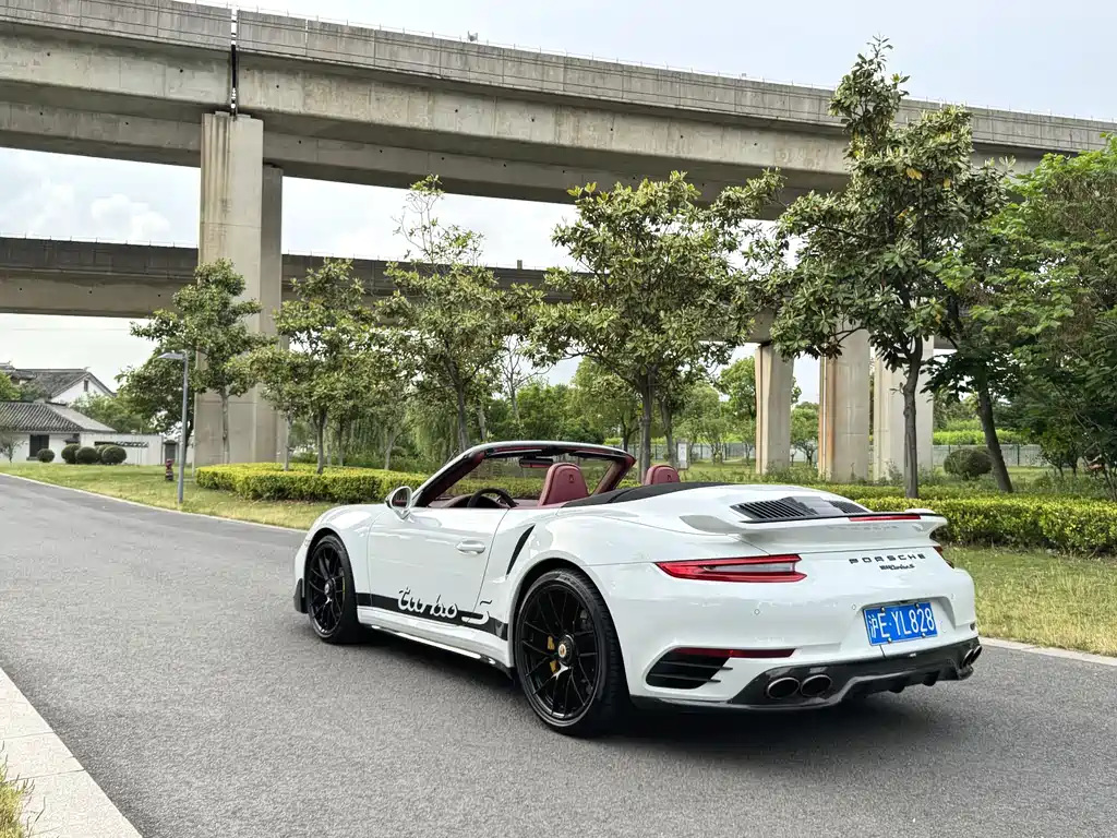 Porsche 911 2017 — фото 15