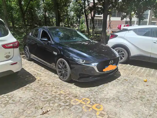 Mazda 3 Axela 2023