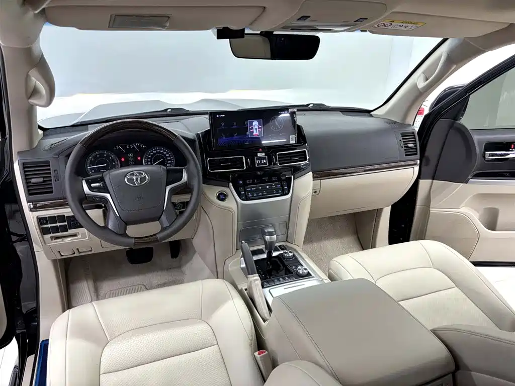 Toyota Land Cruiser 2019 — фото 13