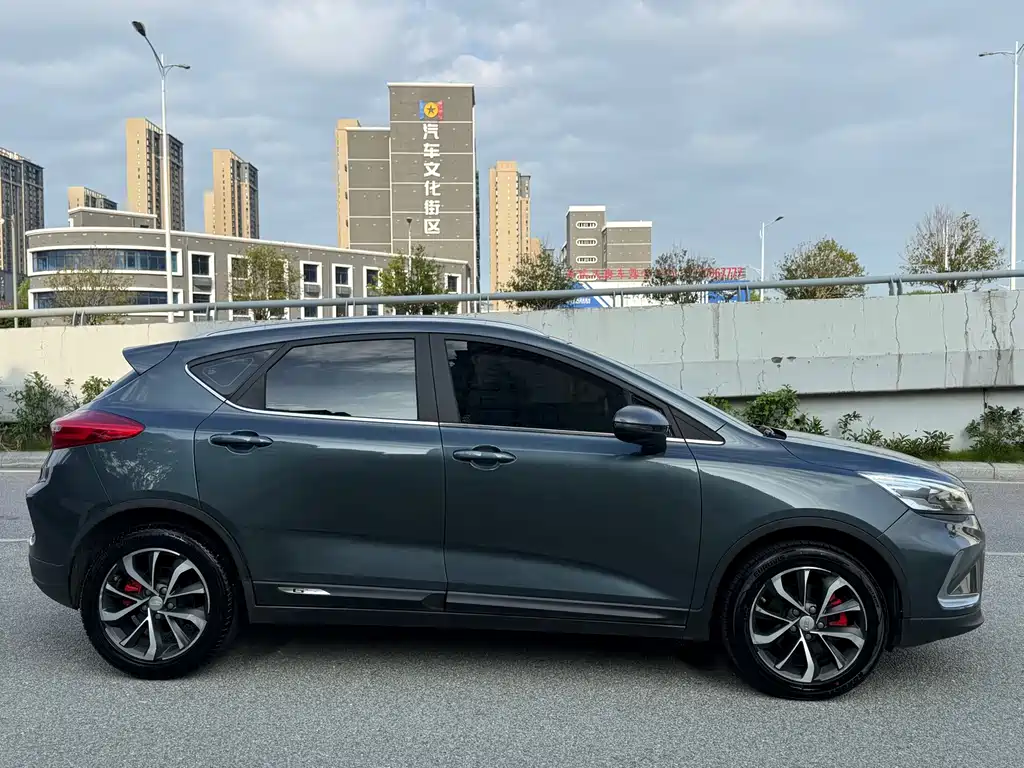 Geely Emgrand GS 2019 — фото 9