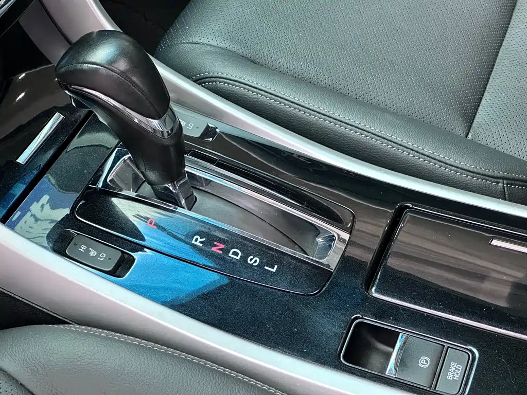 Honda Accord 2016 — фото 9