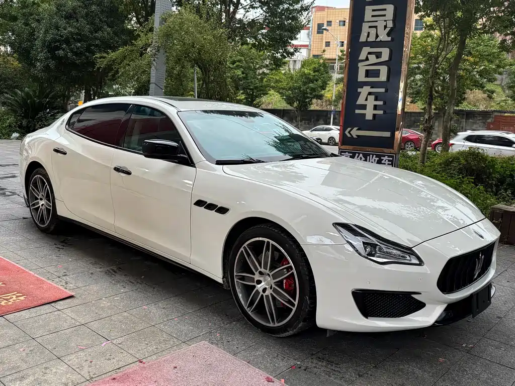 Maserati Quattroporte 2018 — фото 3
