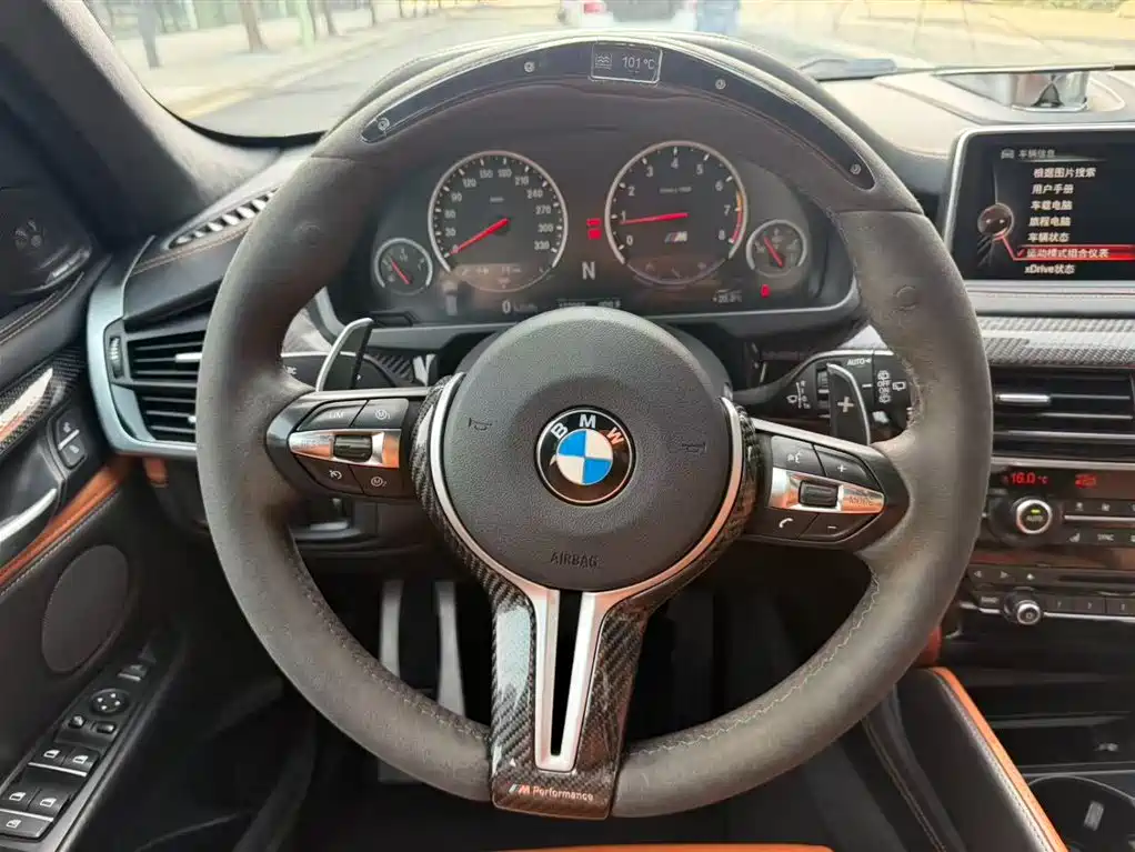 BMW X5 M 2017 — фото 9