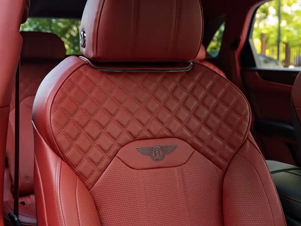 Bentley Bentayga 2021 — фото 19