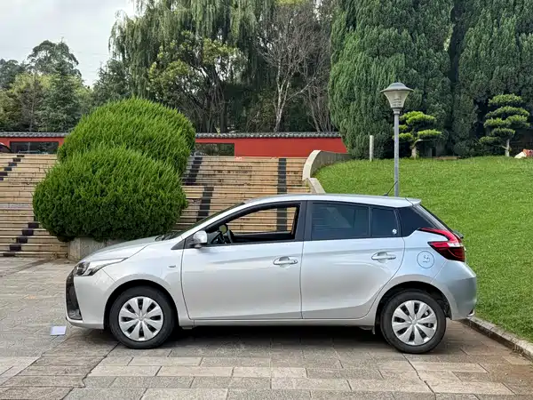 Toyota Yaris L 2016