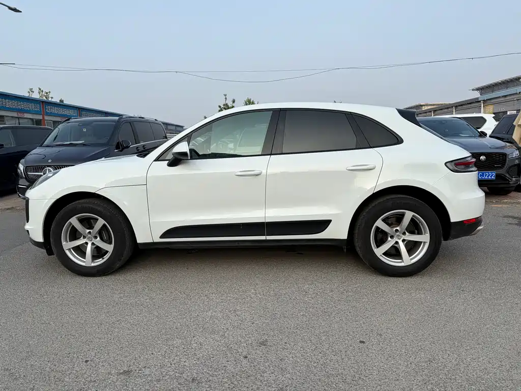 Porsche Macan 2018 — фото 16