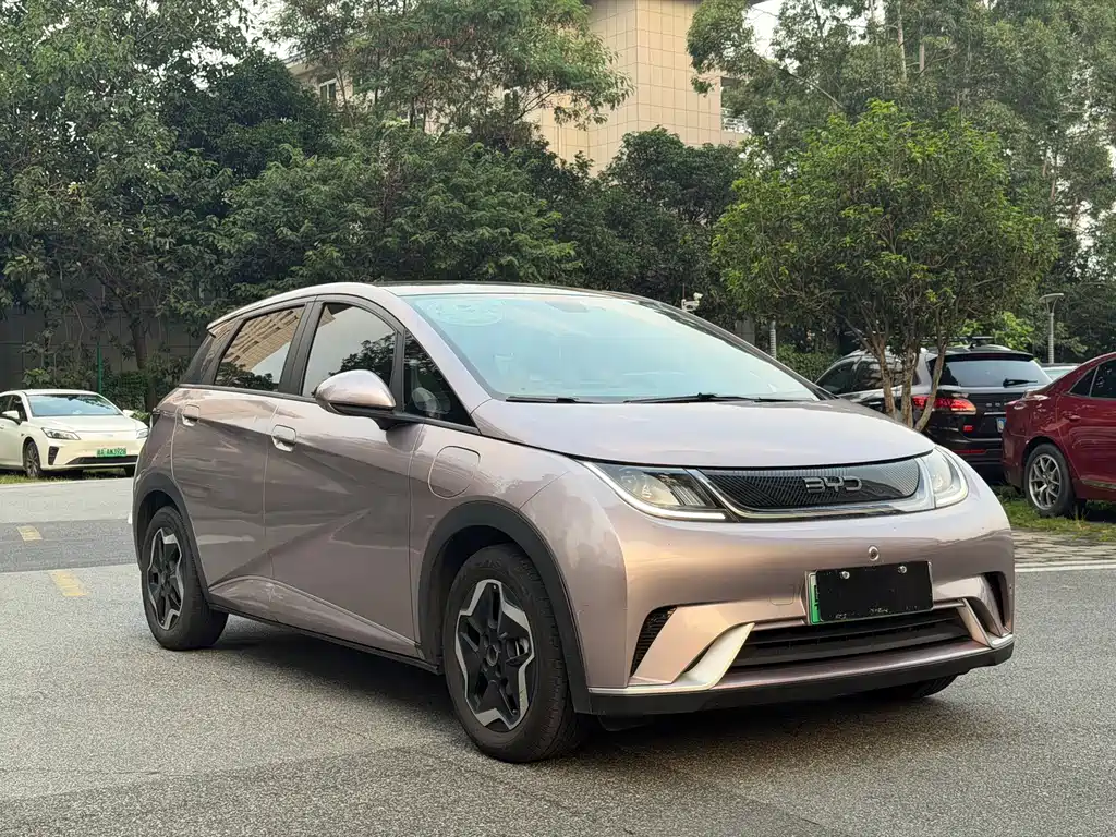 BYD Dolphin 2023
