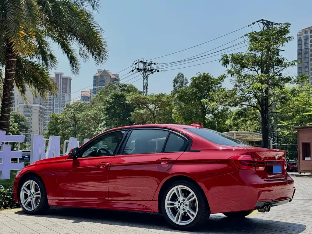 BMW 3 Series 2018 — фото 6