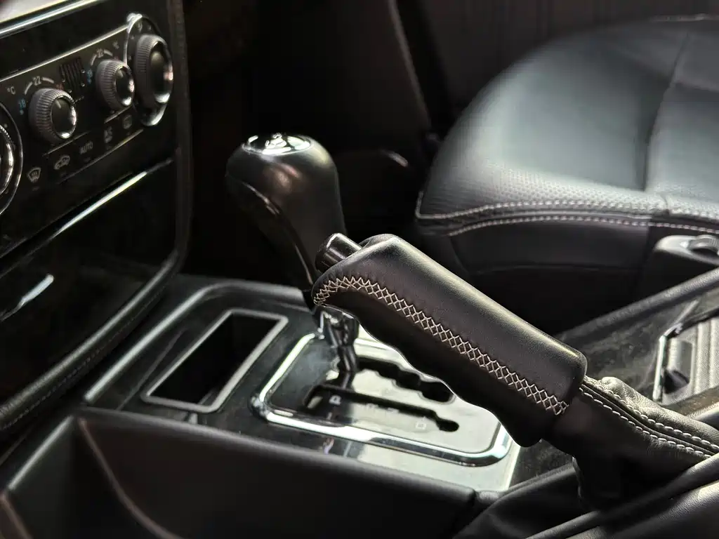Mercedes-Benz G-Class AMG 2010 — фото 17