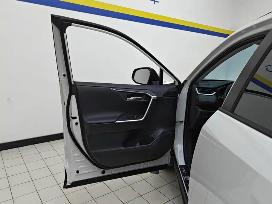 Toyota RAV4 2024