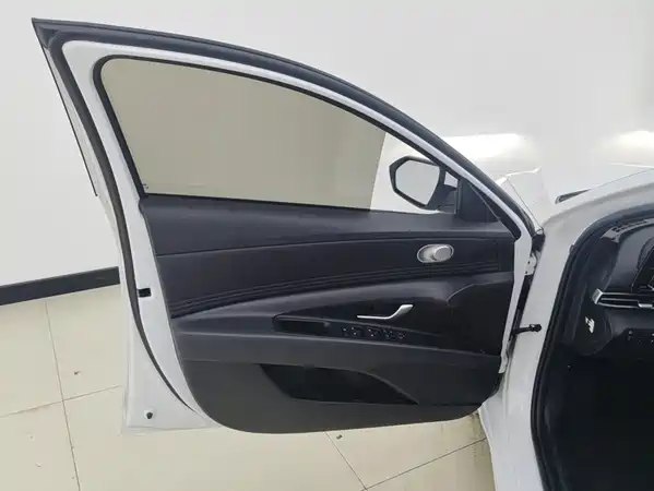 Hyundai Elantra 2021