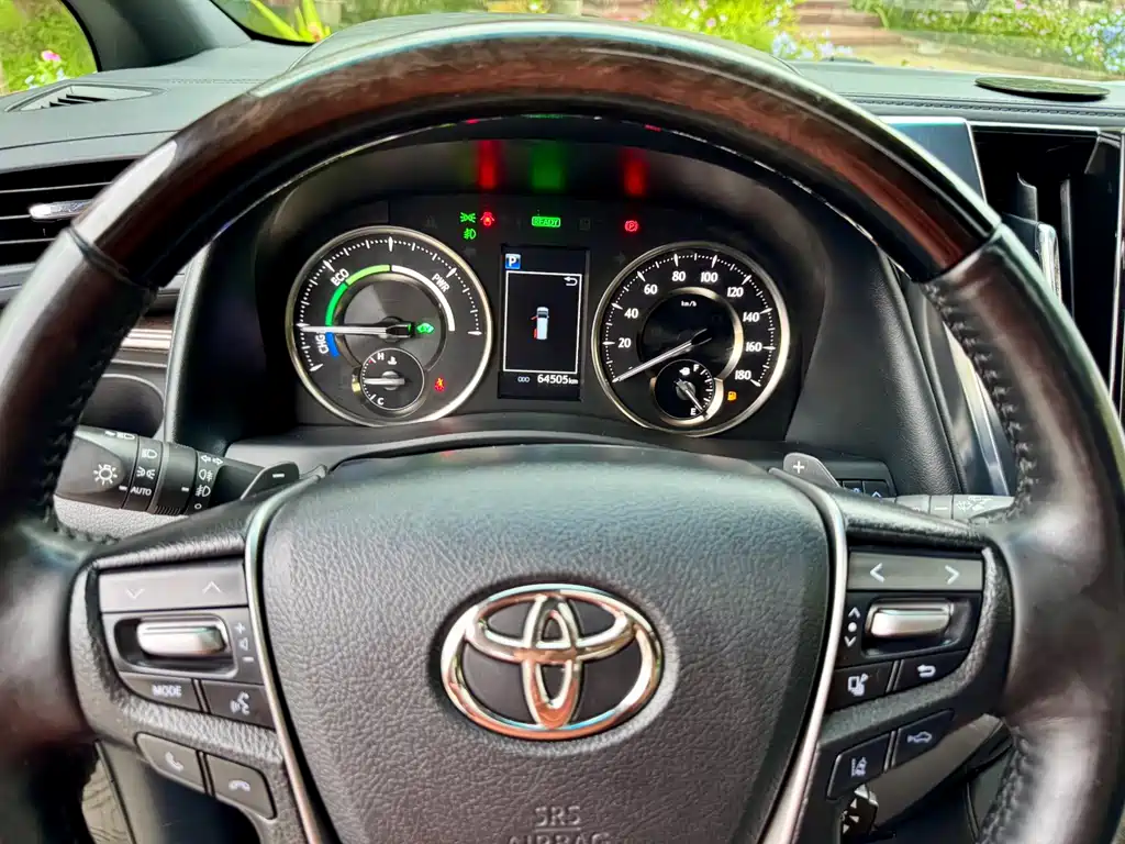 Toyota Vellfire 2023 — фото 8