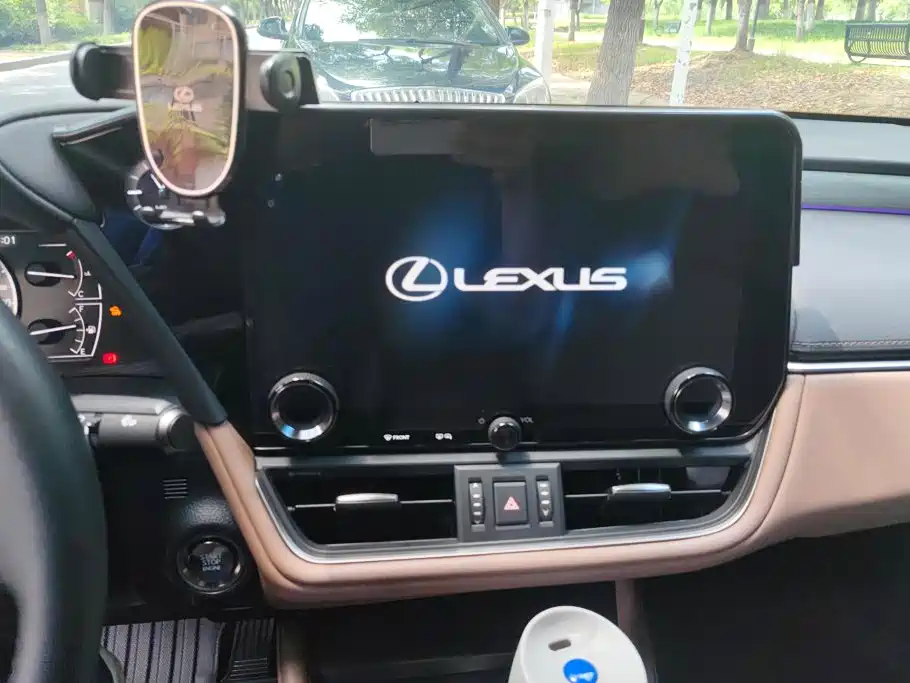Lexus ES 2025 — фото 13
