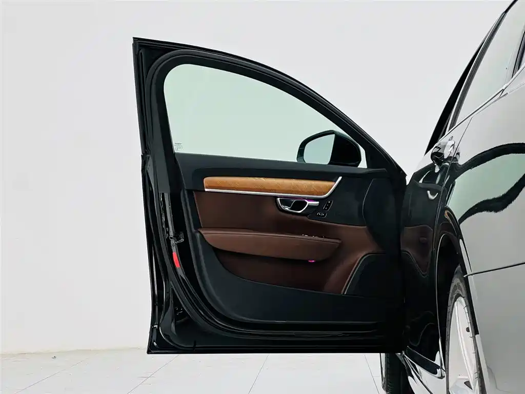 Volvo S90 2019 — фото 10