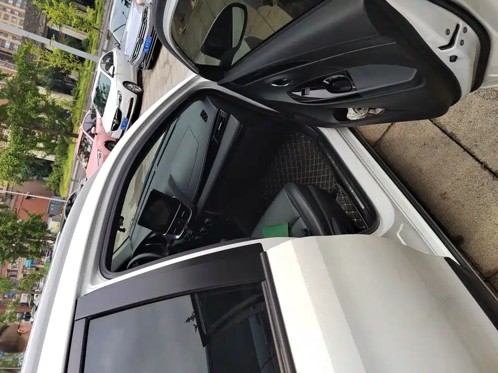 Toyota Yaris L 2020 — фото 21