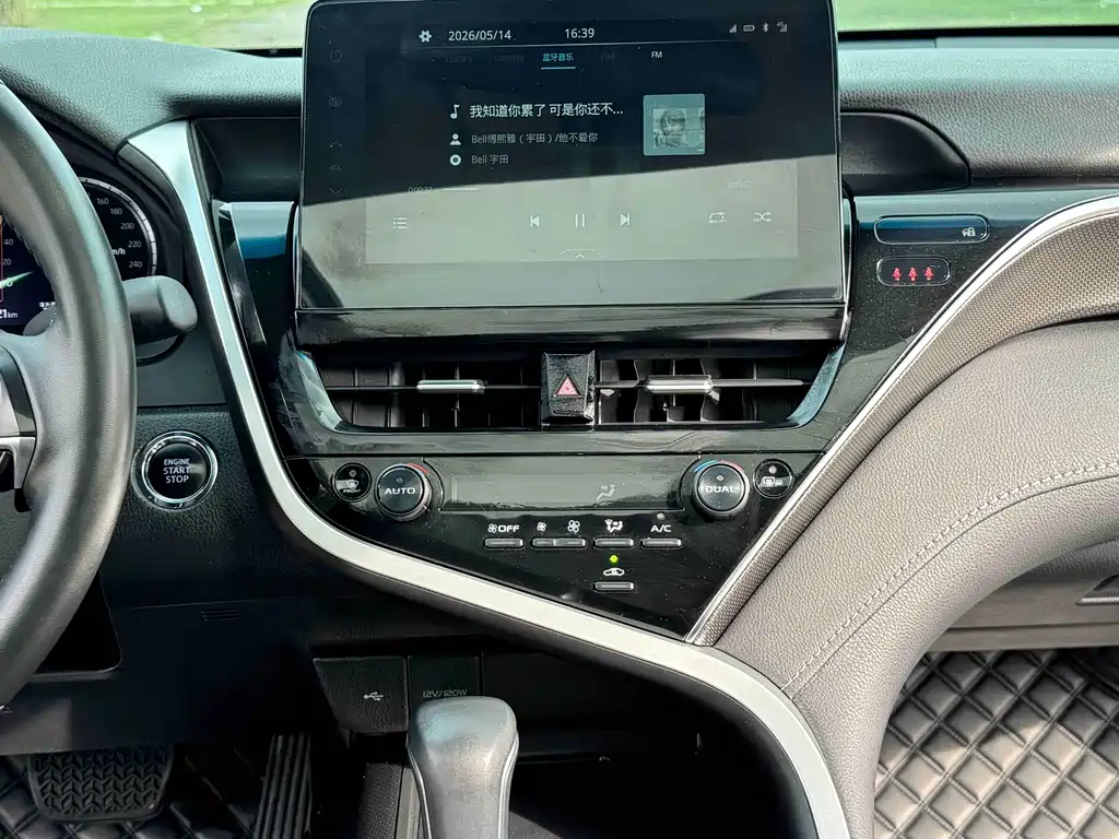 Toyota Camry 2022 — фото 19