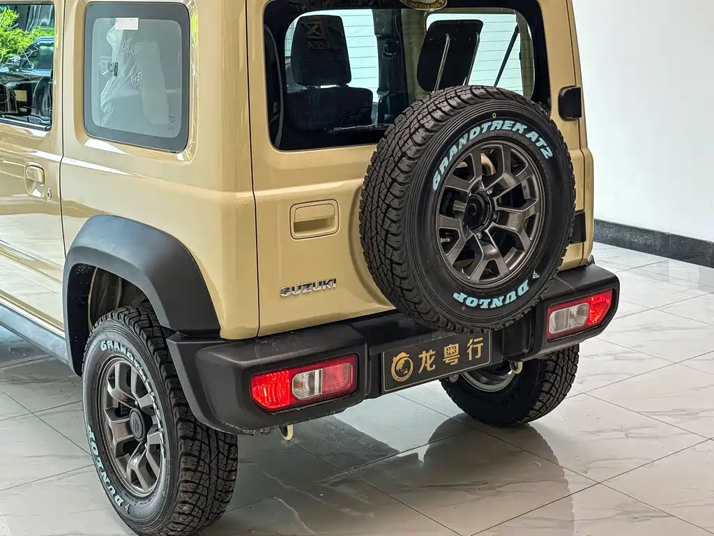 Suzuki Jimny — фото 6