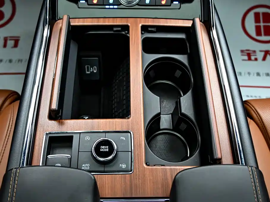 Lincoln Navigator 2020 — фото 18