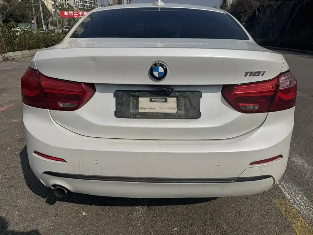 BMW 1 Series 2017 — фото 17